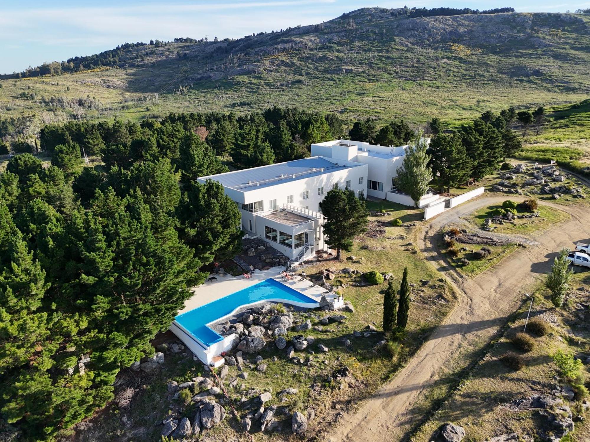 Elegance Hotel Tandil Exteriör bild
