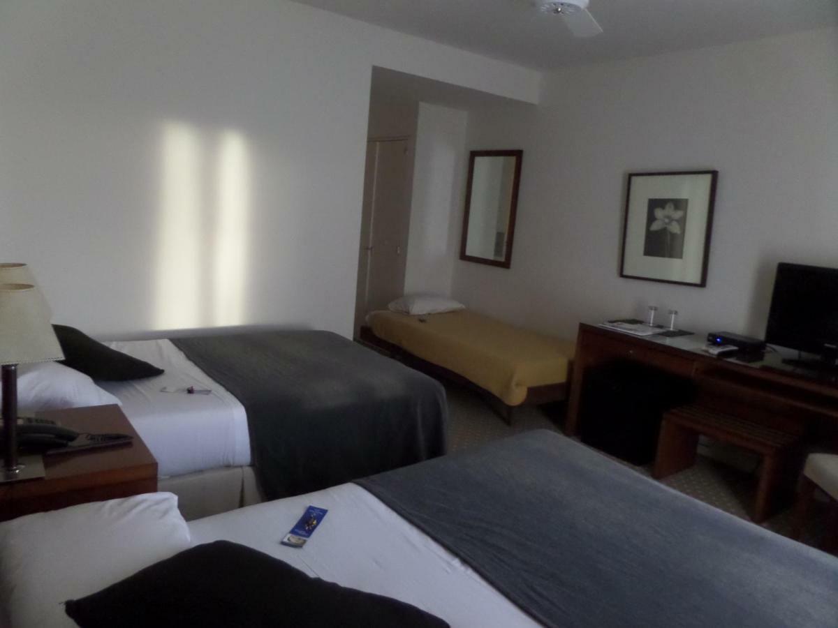 Elegance Hotel Tandil Rum bild